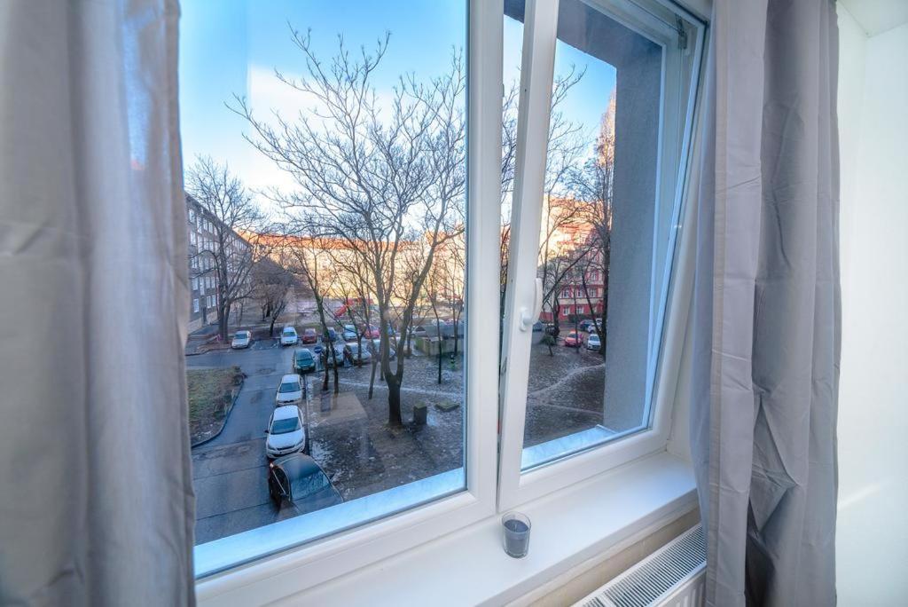 White Apartment, Kraskova 2, *